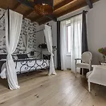 Oda ve Kahvaltı Essentia 5*