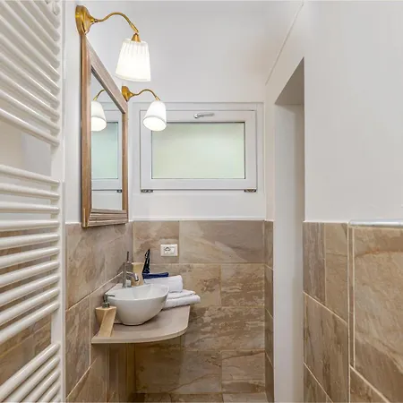 Bed & Breakfast Essentia Faggeto Lario