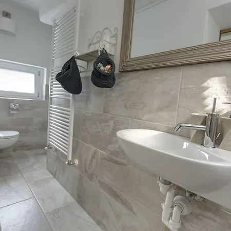 Essentia Bed & Breakfast Faggeto Lario