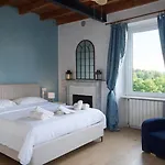 Essentia 5*