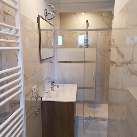 Essentia Bed & Breakfast *