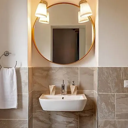Bed & Breakfast Essentia Faggeto Lario