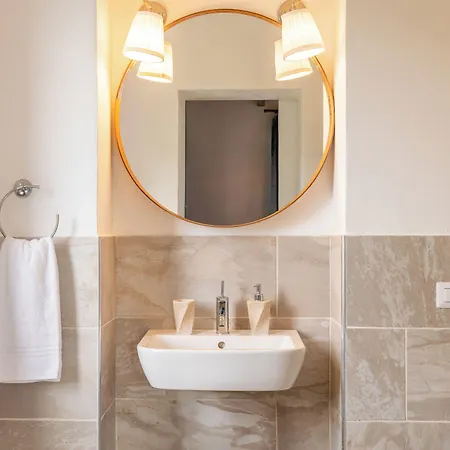 Essentia Bed & Breakfast 5*