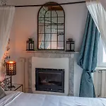 Essentia 5*