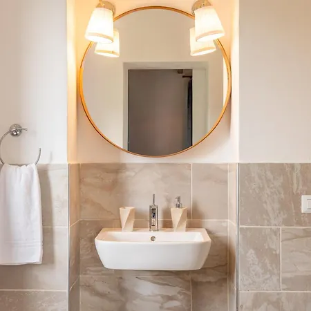 B&B Essentia 5*