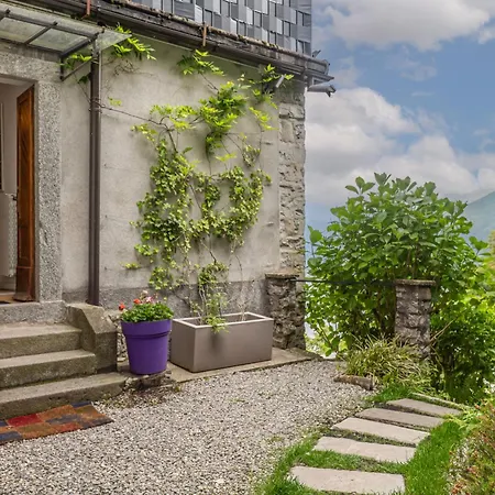 Nocleg ze śniadaniem Essentia Faggeto Lario